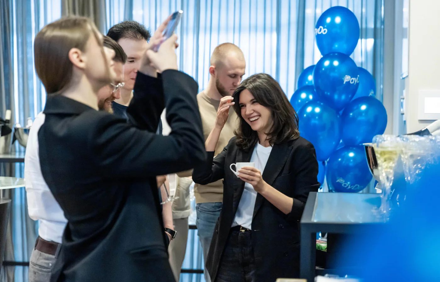 Przerwa kawowa i rozmowy uczestników konferencji Pay Do