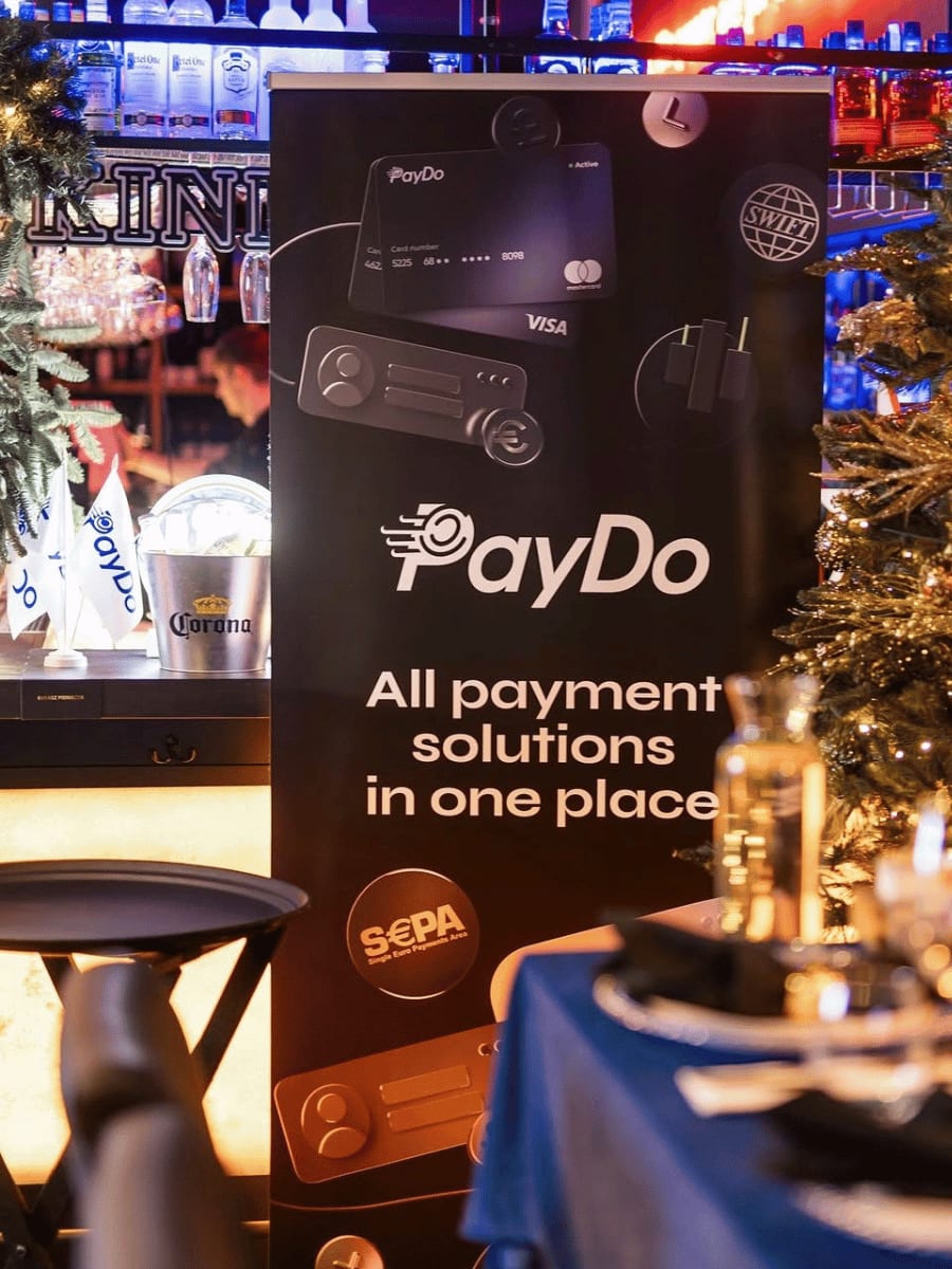 Event firmowy Pay Do z brandowaną dekoracją od Harbor of Events